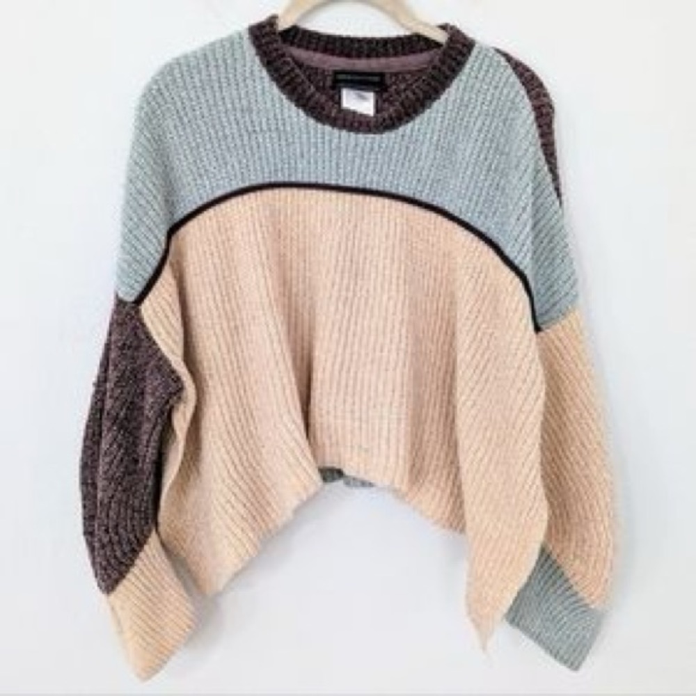 NWOT Urban Outfitters Fife Oversized Split hem Cropped Sweater Pullover